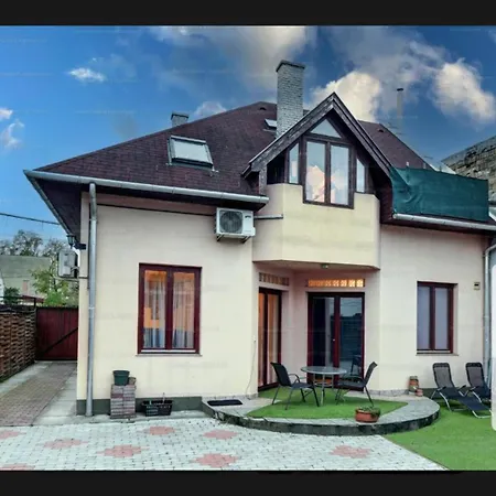 Achilles House فيلة *